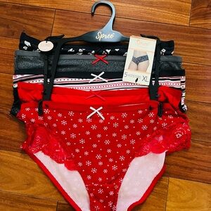 NWT SPREE Holiday Panty Set